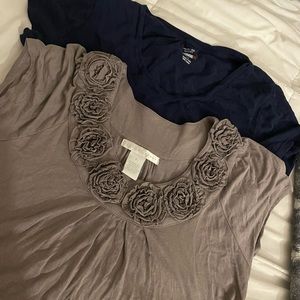 2 pk. Bundle womens tshirts🔥